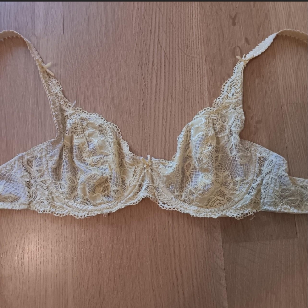 Lace Underwire Bra in Yellow  💛